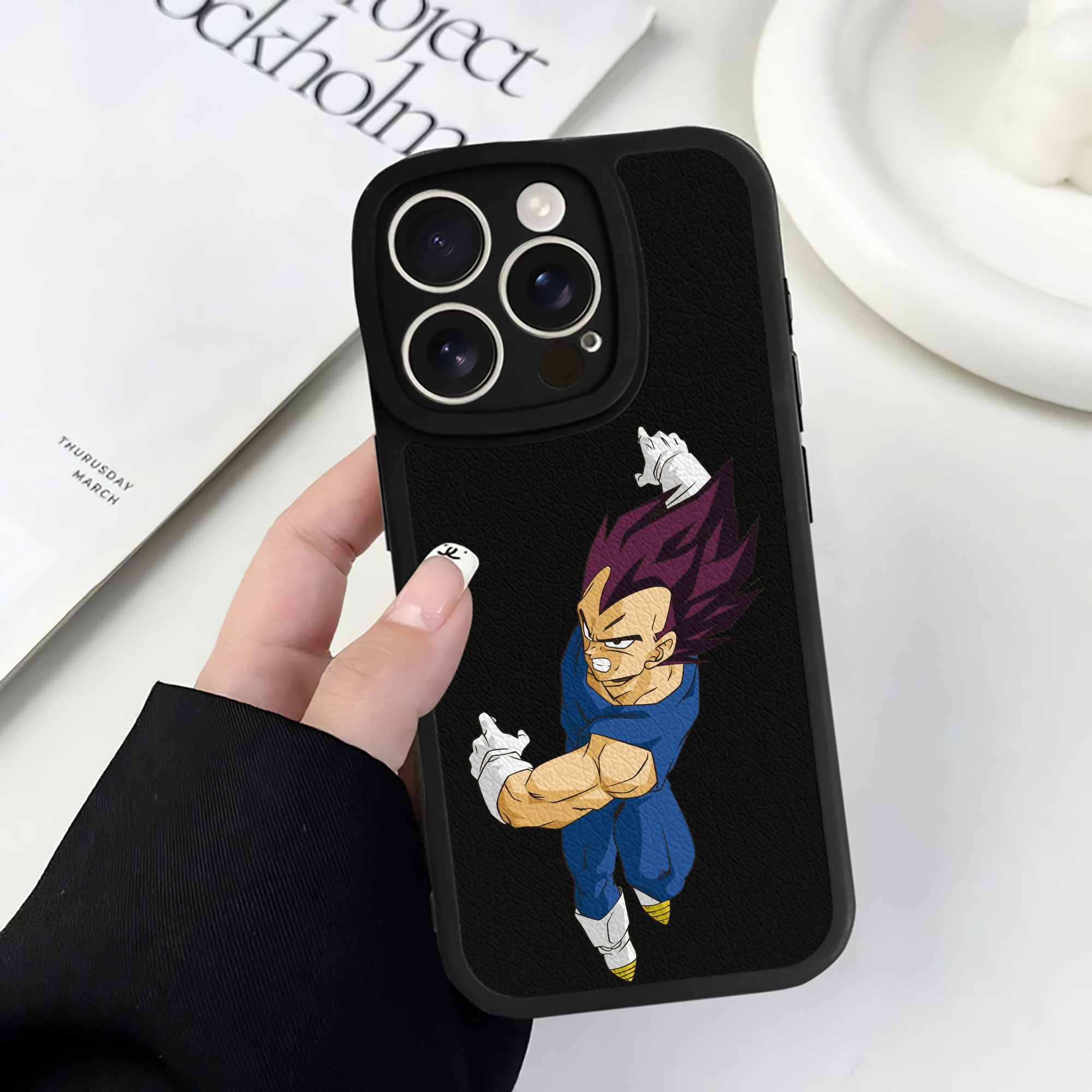 （画像用） ドラゴンボール ベジータ四世（Bejīta Yonsei）DRAGON BALL Vegeta IV 【iPhone 16シリーズ対応】シリコンスマホケース（レザー調） 材質：シリコン